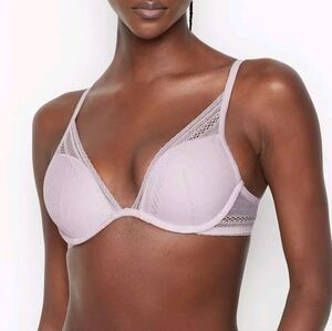 Victoria's Secret Size 34DD Incredible Lightly Lined light Lavender Plunge Bra
